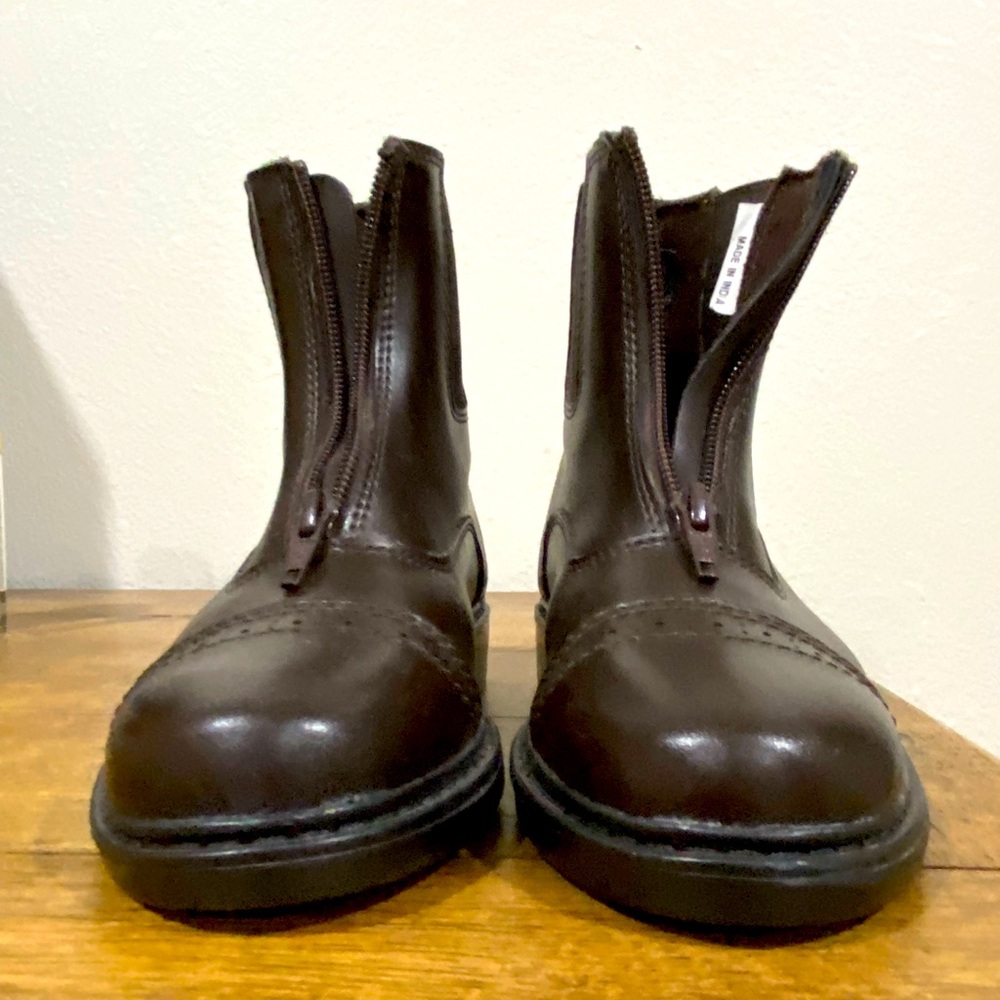 Tuffrider girls size 1 riding boots.